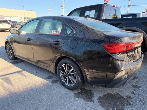 Used 2023 Kia Forte LXS FWD image 8