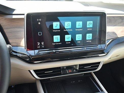 New 2025 Volkswagen Atlas SE image 12