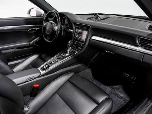 Used 2014 Porsche 911 Targa 4S image 32