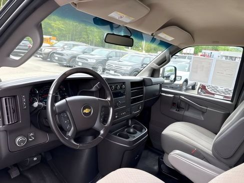 Used 2020 Chevrolet Express 3500 w/ Power Convenience Package RWD image 17