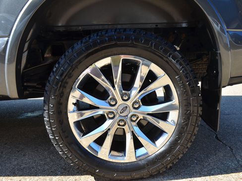 Used 2016 Ford F150 Lariat w/ Equipment Group 502A Luxury AWD/4WD image 18