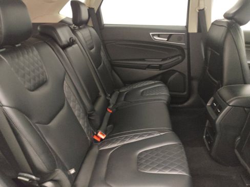 Used 2023 Ford Edge Titanium image 19