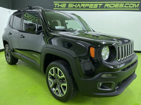 Used 2017 Jeep Renegade Latitude w/ Cold Weather Group image 2