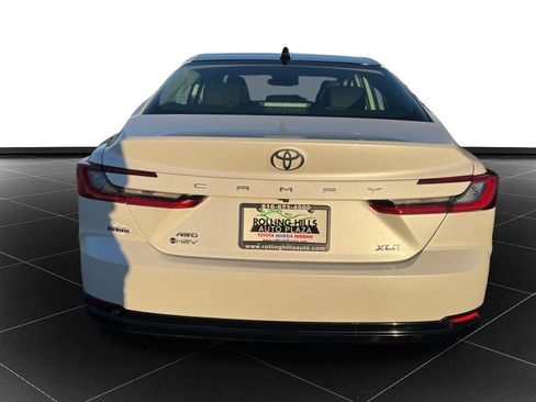 Used 2025 Toyota Camry XLE image 4