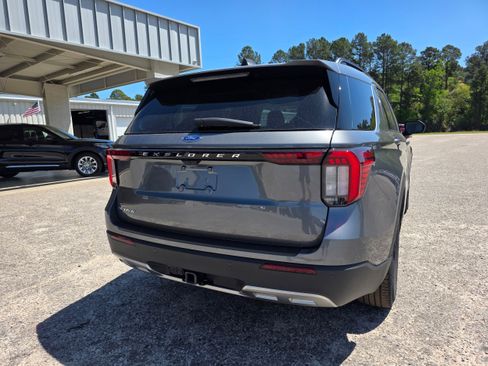 New 2026 Ford Explorer Active w/ Active Comfort Package image 5