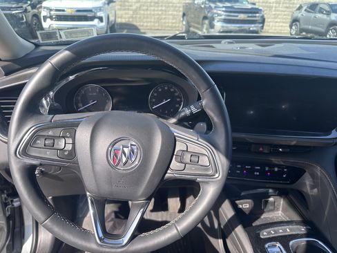 Used 2023 Buick Envision Essence image 13