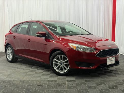Used 2017 Ford Focus SE w/ Cold Weather Package FWD image 2