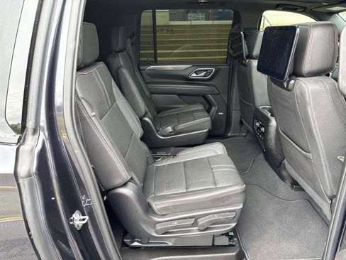 Used 2023 Chevrolet Suburban RST w/ Sport Performance Package AWD/4WD image 11
