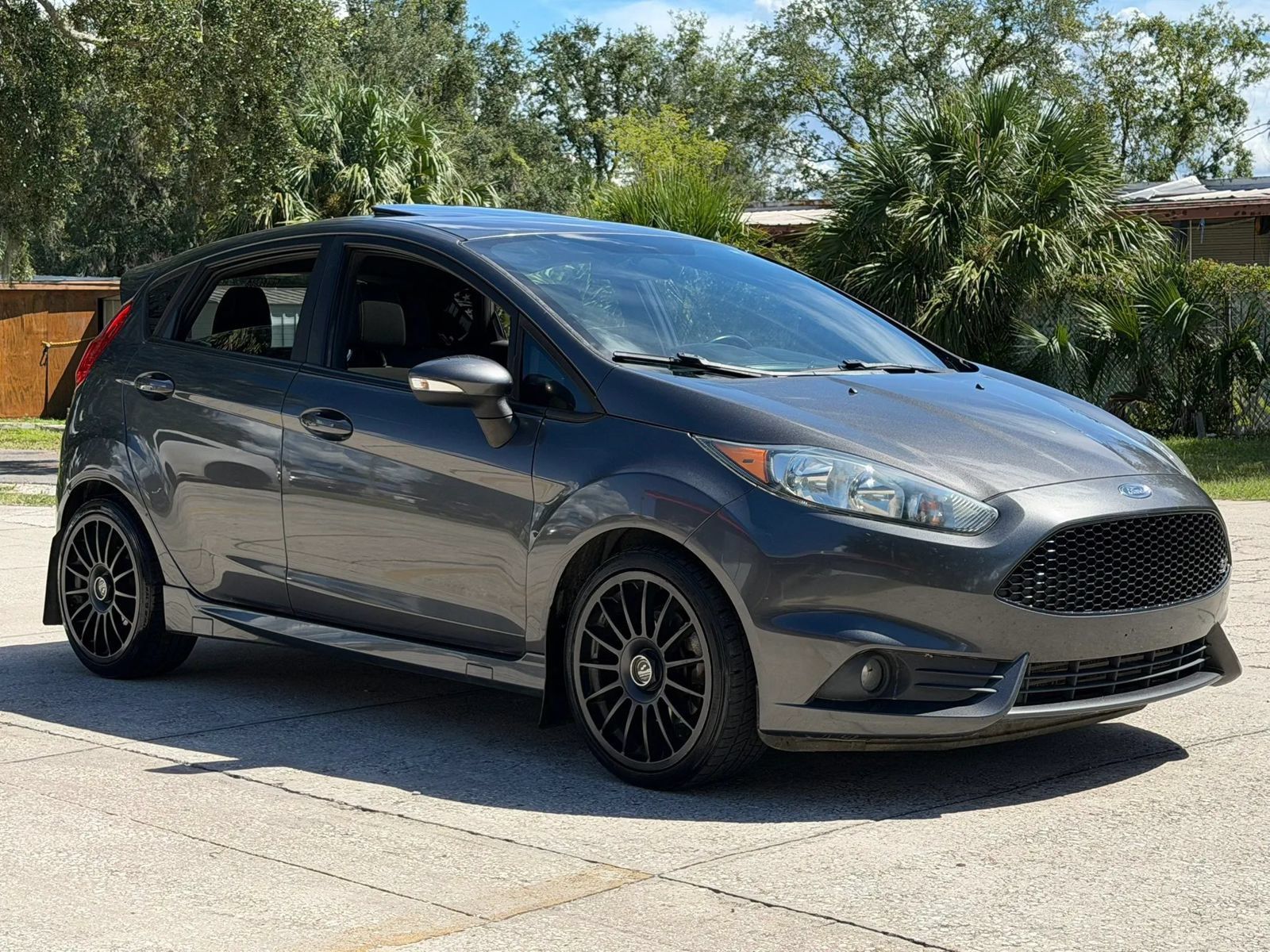 Used 2018 Ford Fiesta ST FWD image 4