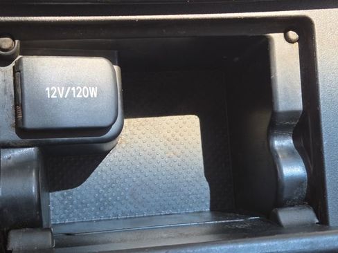 Used 2013 Toyota Camry LE FWD image 28