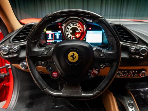 Used 2018 Ferrari 488 GTB RWD image 49