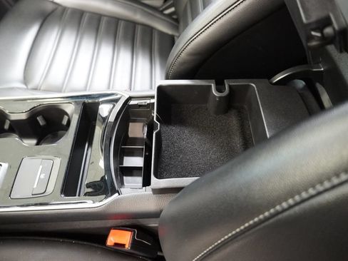Used 2019 Ford Edge SEL w/ Equipment Group 201A AWD/4WD image 23