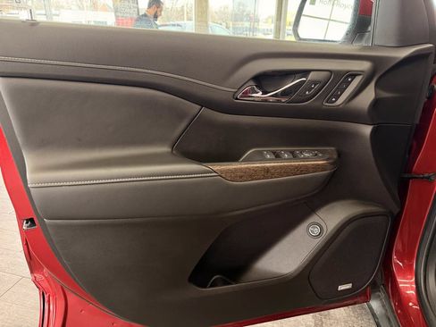 Used 2023 GMC Acadia Denali FWD image 30