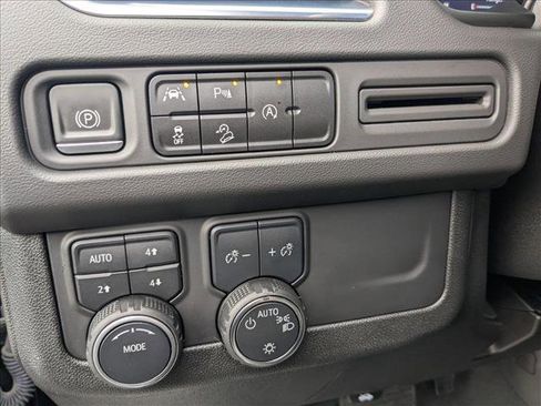 Used 2023 Chevrolet Tahoe Z71 image 11