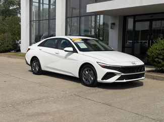 Certified 2025 Hyundai Elantra Hybrid FWD video 2