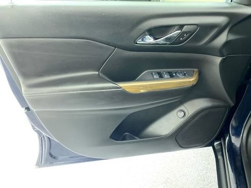 Used 2017 GMC Acadia SLE w/ Driver Alert Package I AWD/4WD image 21