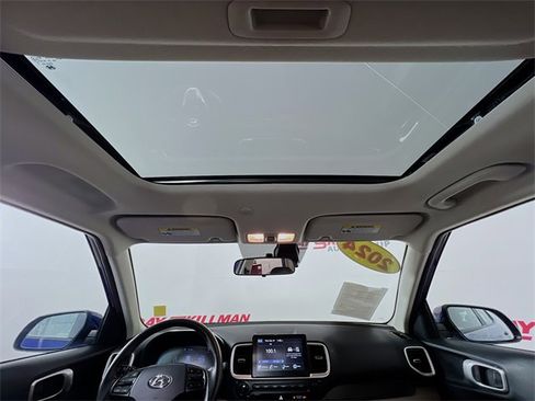 Used 2024 Hyundai Venue SEL image 24