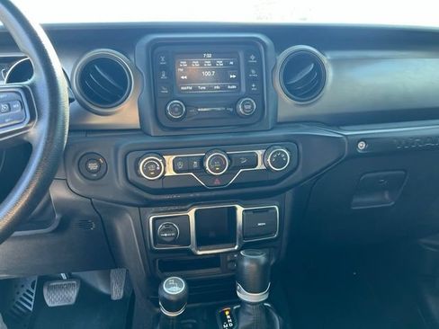 Used 2019 Jeep Wrangler Sport AWD/4WD image 14