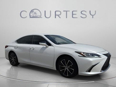 Used 2024 Lexus ES 350 w/ Premium Package FWD image 7