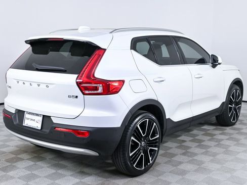 Used 2024 Volvo XC40 B5 Ultimate w/ Protection Package Premier image 30