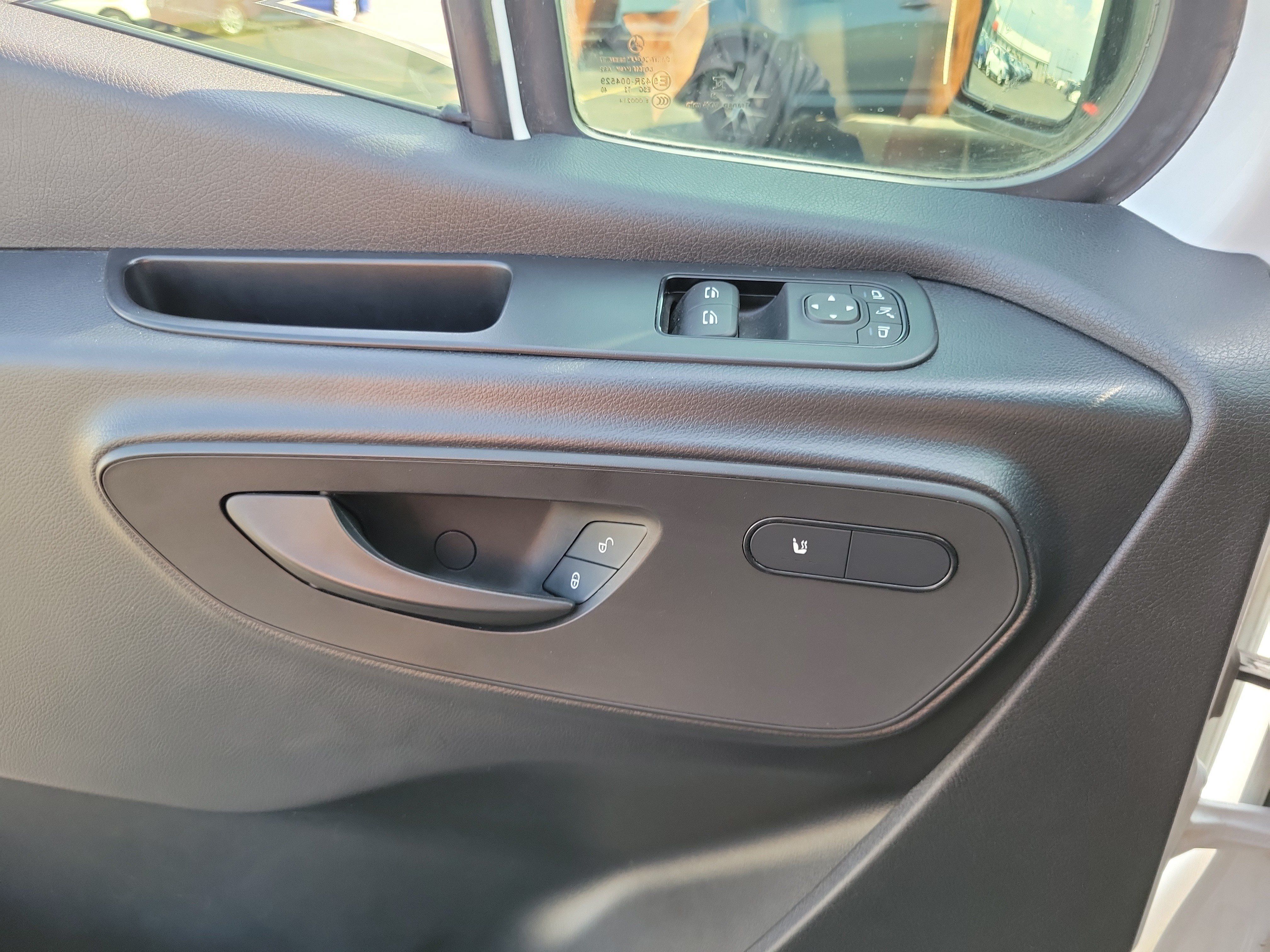 Used 2024 Mercedes-Benz Sprinter 2500 image 19