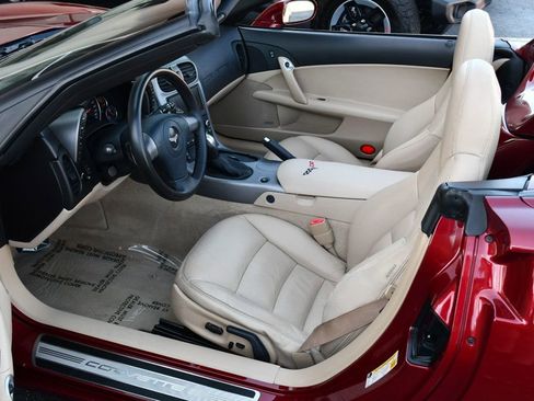 Used 2006 Chevrolet Corvette w/ Z51 Performance Package w/ Preferred Equipment Group image 13