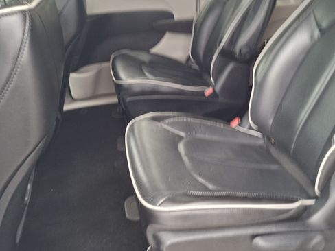Used 2023 Chrysler Pacifica Limited FWD image 20