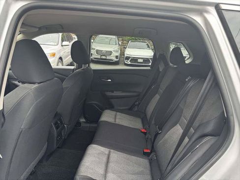 Used 2024 Nissan Rogue SV AWD/4WD image 13