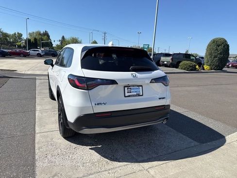 New 2026 Honda HR-V Sport image 8