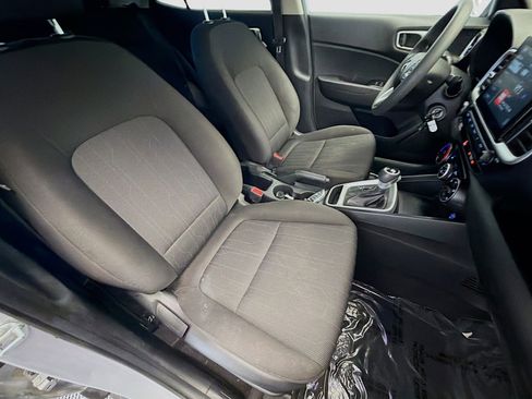 Used 2021 Hyundai Venue SE FWD image 15