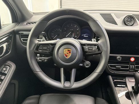 Used 2026 Porsche Macan AWD/4WD image 27