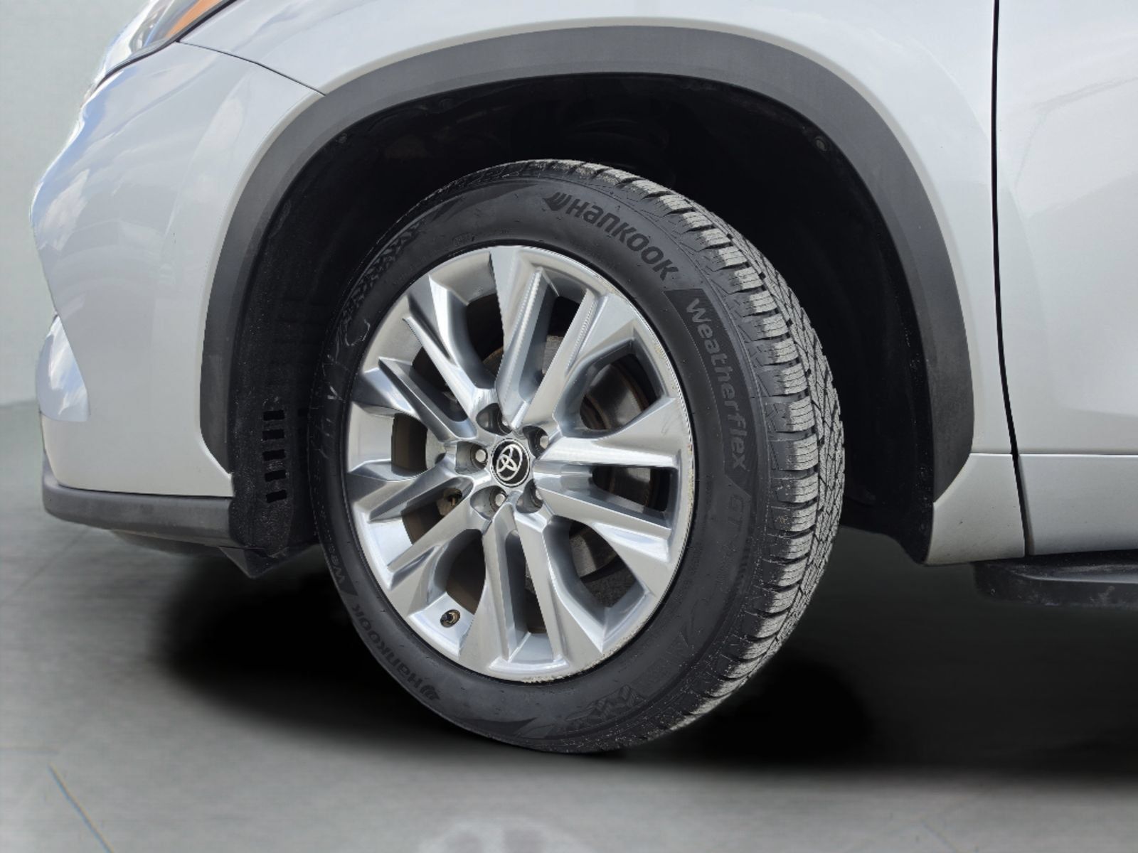 Used 2022 Toyota Highlander Limited FWD image 43