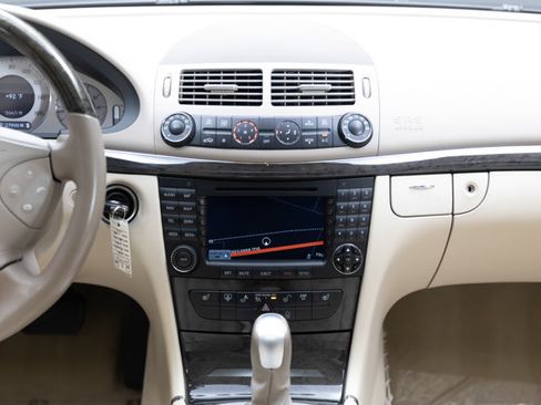 Used 2006 Mercedes-Benz E 350 Sedan image 72