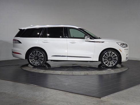 Used 2022 Lincoln Aviator Black Label w/ Dynamic Handling Package image 4