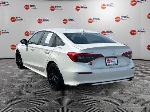Used 2023 Honda Civic Sport image 3