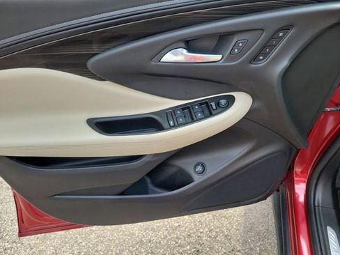Used 2019 Buick Envision Essence AWD/4WD image 15