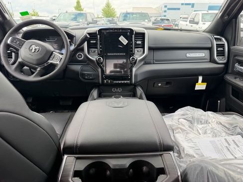 New 2026 RAM 2500 Laramie AWD/4WD image 28