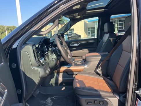 New 2026 Chevrolet Silverado 1500 High Country AWD/4WD image 18