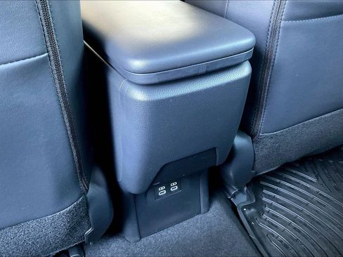 Used 2023 Toyota Prius XLE AWD/4WD image 10