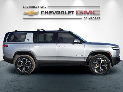 Used 2023 Rivian R1S Adventure image 2