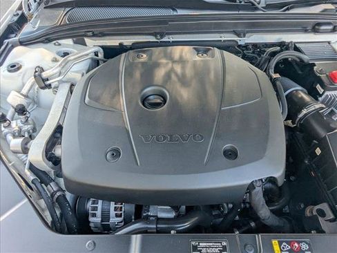 Used 2019 Volvo S60 T5 R-Design image 23