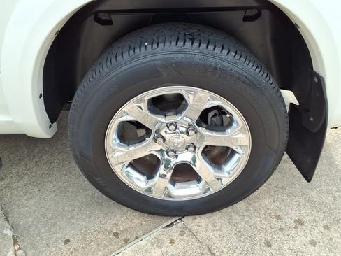 Used 2018 RAM 1500 Laramie w/ Convenience Group RWD image 20