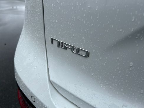 Used 2023 Kia Niro Wave FWD image 35