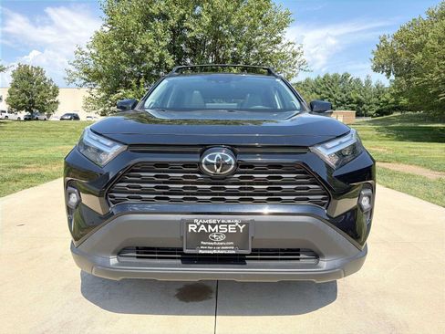 Used 2023 Toyota RAV4 XLE Premium FWD image 9