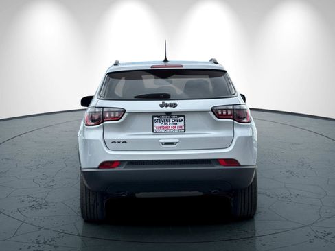 New 2026 Jeep Compass Latitude image 5