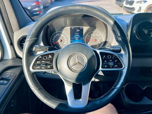 Used 2021 Mercedes-Benz Sprinter 2500 w/ Premium Package image 22