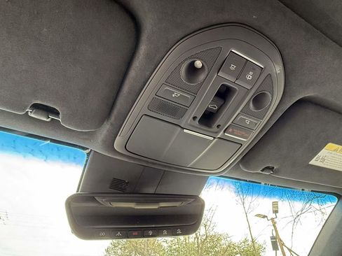 Used 2022 Genesis G70 3.3T image 27