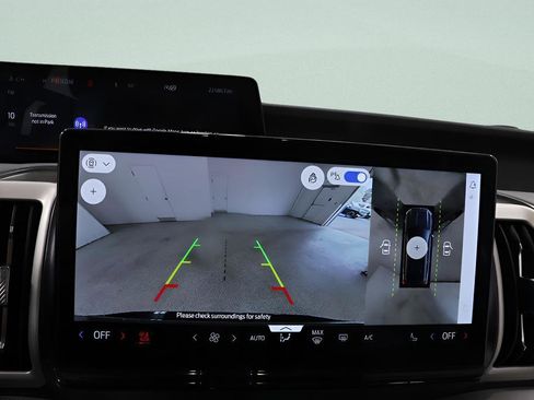 Used 2025 Ford Expedition Active image 13