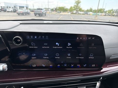 New 2026 Chevrolet Traverse Z71 w/ Driver Confidence Package AWD/4WD image 16