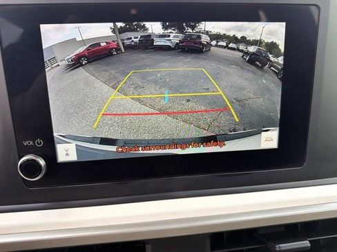 Certified 2024 Toyota Tacoma TRD Off-Road AWD/4WD image 28